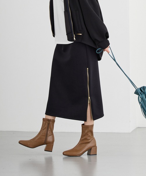 NICOLE white(ニコルホワイト)の「サイドZIPタイトスカート/ダンボールポンチ(スカート・レディース・ブラック/ベージュ/ネイビー/グリーン・FREE)」の2枚目の写真