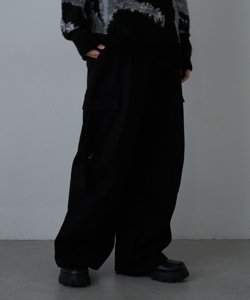 COLONY 2139（コロニートゥーワンスリーナイン）の「Hツイルストレッチパラシュートカーゴパンツ（カーゴパンツ・メンズ・ブラック/カーキ・MEDIUM/LARGE）」の7枚目の写真