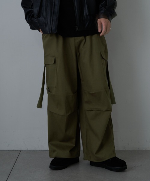 COLONY 2139（コロニートゥーワンスリーナイン）の「Hツイルストレッチパラシュートカーゴパンツ（カーゴパンツ・メンズ・ブラック/カーキ・MEDIUM/LARGE）」の8枚目の写真