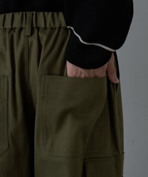 COLONY 2139（コロニートゥーワンスリーナイン）の「Hツイルストレッチパラシュートカーゴパンツ（カーゴパンツ・メンズ・ブラック/カーキ・MEDIUM/LARGE）」の20枚目の写真