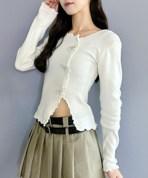 Silly（シリー）の「【韓国コーデに大活躍◎】リボンメロウトップス（Tシャツ/カットソー・レディース・ブラック/ホワイト・フリー）」の4枚目の写真