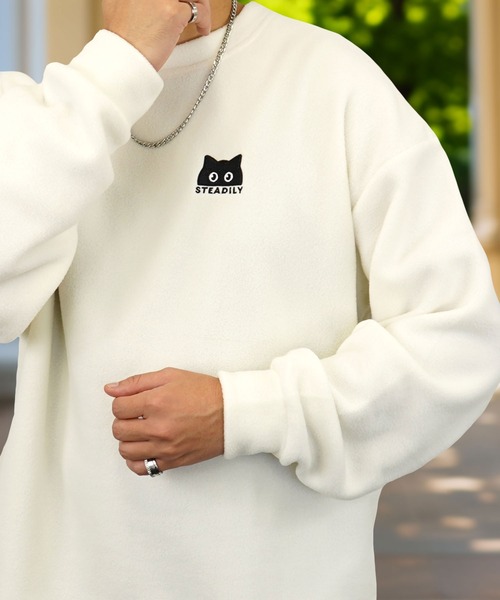 Burner（バーナー）の「【GROOVY STORE】デザイン刺繍 オーバーサイズフリーストレーナー（スウェット・メンズ・アイボリー/ブラック/ネイビー/ラベンダー/スミクロ/ダークグリーン系1/ライトブラック/ブラック系1/ダークブラウン/グリーン系/ダークネイビー/ネイビー系1/ホワイト系4/ブラック系3/ホワイト系/ホワイト系2/ブラック系5/ホワイト系3/ブラック系2/ダークグリーン/ホワイト系5/ブラック系4/ネイビー系2/ホワイト系その他6/ブラック系6/ダークブラウン系2/ダークグリーン系2/ホワイト系7/ブラック系7/杢グレー/グレイッシュブルー・M/L/LL）」の5枚目の写真