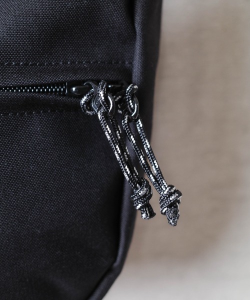 FREDRIK PACKERS(フレドリックパッカーズ)の「『FREDRIK PACKERS』500D ARC ラウンドショルダーバッグ(ショルダーバッグ・レディース・ブラック・FREE)」の4枚目の写真