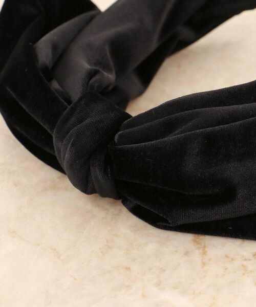 MAJESTIC LEGON(マジェスティックレゴン)の「bigリボンカチューシャ(カチューシャ・レディース・ブラック・FREE)」の5枚目の写真