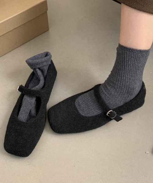 mebole(メボレ)の「メリージェーンフラットシューズ(パンプス・レディース・グレー/ブラウン/ブラック・MEDIUM/LARGE/SMALL)」の1枚目の写真