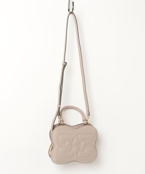 GANNI（ガニー）の「GANNI Butterfly Small Crossbody ガニー スモール クロスボディ ショルダーバッグ（ショルダーバッグ・レディース・グレー・FREE）」の8枚目の写真