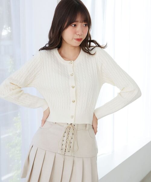 MAJESTIC LEGON（マジェスティックレゴン）の「ハートボタンケーブルニットカーデ（カーディガン/ボレロ・レディース・ネイビー/アイボリー/レッド/ピンク・MEDIUM）」の5枚目の写真