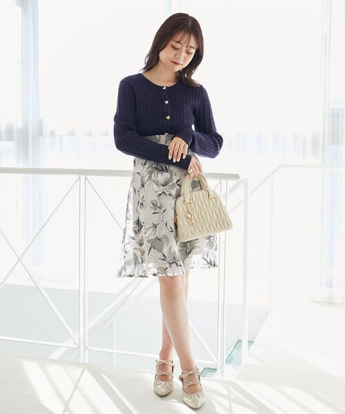 MAJESTIC LEGON（マジェスティックレゴン）の「ハートボタンケーブルニットカーデ（カーディガン/ボレロ・レディース・ネイビー/アイボリー/レッド/ピンク・MEDIUM）」の21枚目の写真