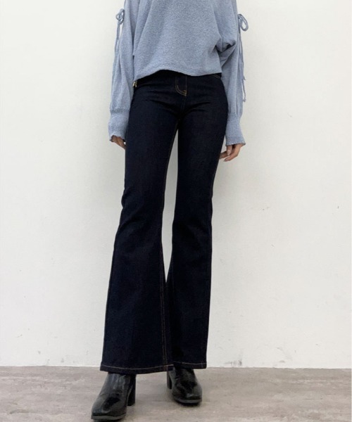 kirakiraShop(キラキラショップ)の「ハイウエスト ブーツカット デニム(デニムパンツ・レディース・インディゴブルー・M/S/L)」の7枚目の写真