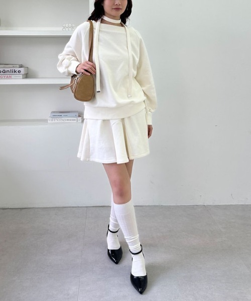 archives（アルシーヴ）の「【25ss/ＳＥＴＵＰ対応/トレンドアイテム】オフショルチョーカースウェット（スウェット・レディース・ブラック/アイボリー/グレー・MEDIUM）」の10枚目の写真