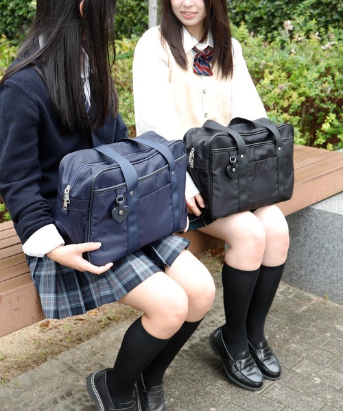 VitaFelice（ヴィータフェリーチェ）の「【ハートチャーム付き】スクバ スクールバッグ JK 通学 中学生 高校生（トートバッグ・レディース・ブラウン/ブラック/ブラック系/ネイビー・FREE）」の19枚目の写真