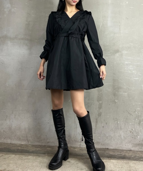 tolene(トレネ)の「肩フリル Vネック パフスリーブ フレアミニワンピース(ワンピース・レディース・ホワイト/ブラック・FREE)」の21枚目の写真