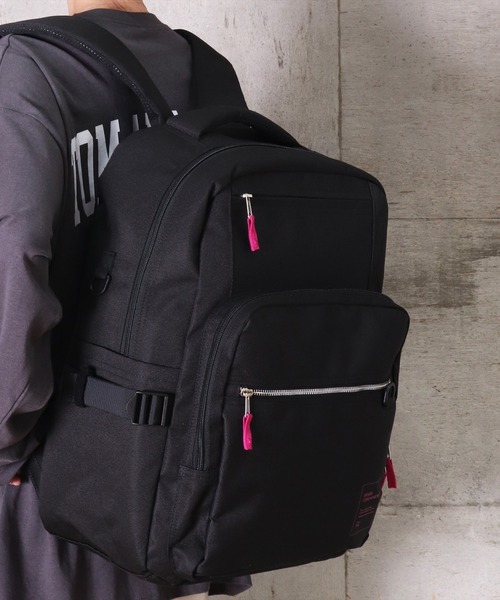 anello（アネロ）の「(LF)【anello】11ポケット/35L 両面撥水加工 大容量 バックパック（バックパック/リュック・レディース・ブラック×ピンク/ブラック×ブルー/ブラック×ブラック・ONE SIZE）」の3枚目の写真