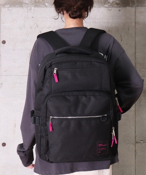 anello（アネロ）の「(LF)【anello】11ポケット/35L 両面撥水加工 大容量 バックパック（バックパック/リュック・レディース・ブラック×ピンク/ブラック×ブルー/ブラック×ブラック・ONE SIZE）」の9枚目の写真