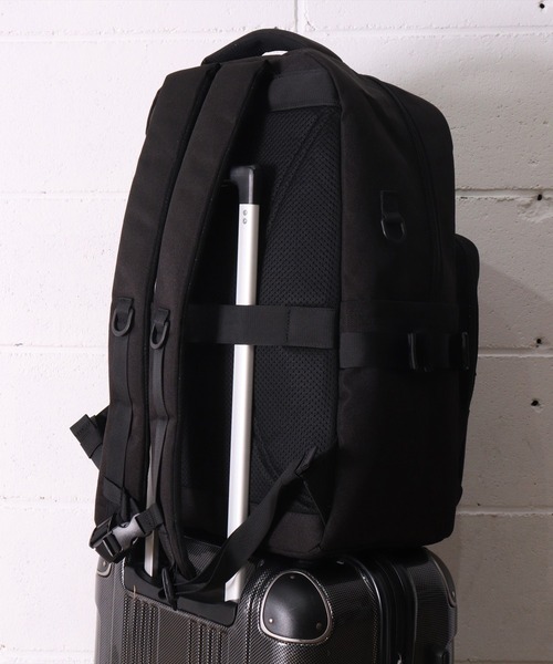 anello（アネロ）の「(LF)【anello】11ポケット/35L 両面撥水加工 大容量 バックパック（バックパック/リュック・レディース・ブラック×ピンク/ブラック×ブルー/ブラック×ブラック・ONE SIZE）」の14枚目の写真