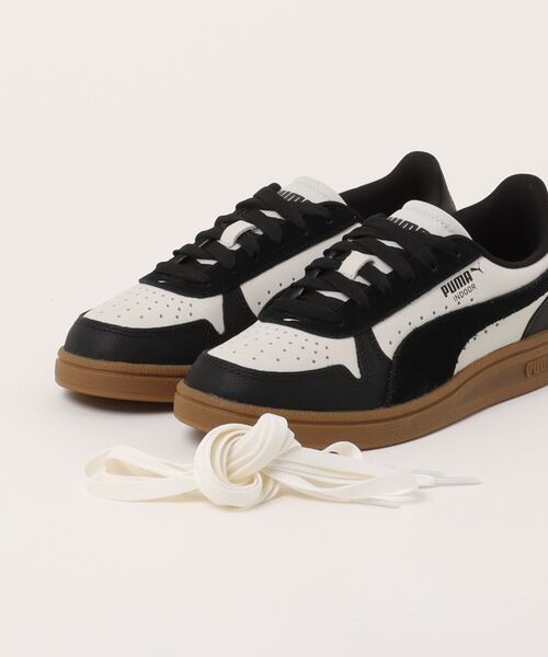 PUMA(プーマ)の「【emmi×PUMA】Indoor Quiet Lux Wns(スニーカー・レディース・オフホワイト・23cm/23.5cm/24cm/24.5cm/25cm/22.5cm)」の2枚目の写真