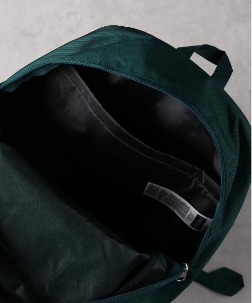 Right-on(ライトオン)の「【JanSport】CROSS TOWNPLUS / 26L(バックパック/リュック・メンズ・ブラック/グリーン・ONE SIZE)」の4枚目の写真
