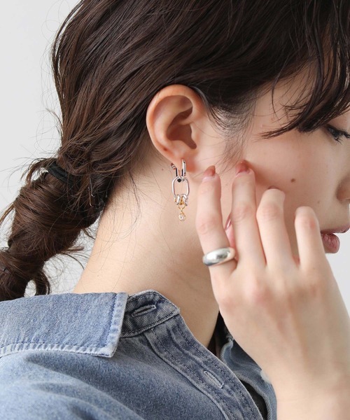 Gready Brilliant（グレディブリリアン）の「Ｂｉｊｏｕイヤリング（イヤリング・レディース・シルバー×ゴールド・FREE）」の5枚目の写真