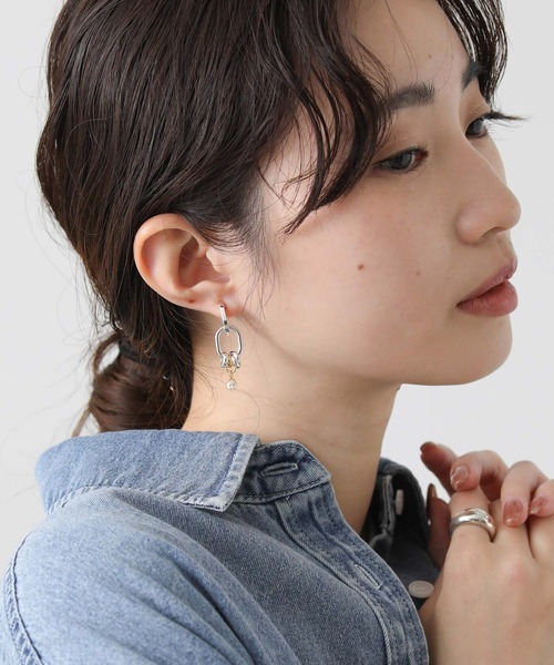 Gready Brilliant（グレディブリリアン）の「Ｂｉｊｏｕイヤリング（イヤリング・レディース・シルバー×ゴールド・FREE）」の6枚目の写真