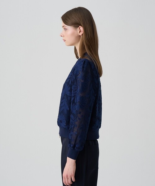 ANAYI(アナイ)の「フルールジップブルゾン(カーディガン/ボレロ・レディース・オフホワイト/ライトピンク/ネイビー・36/38)」の5枚目の写真