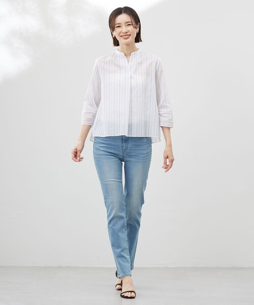J.PRESS Ladies（J.プレス レディス）の「【洗える】ランダムストライプ スタンドカラー  ブラウス（シャツ/ブラウス・レディース・ピンク系1/サックスブルー系1/ホワイト系1・XS）」の4枚目の写真
