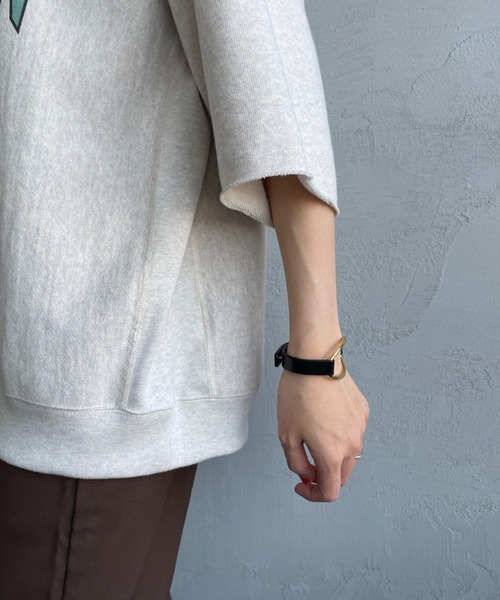 AMERICANA（アメリカーナ）の「[Americana/アメリカーナ] 7分袖 カットオフ カレッジロゴスウェット（スウェット・レディース・ダークグレー/オートミール/ブラウン・ONE SIZE）」の6枚目の写真