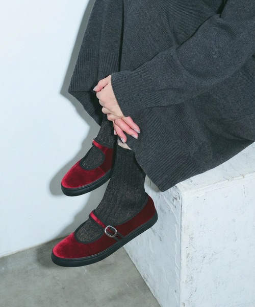 SLACK FOOTWEAR（スラックフットウェア）の「カンフーシューズ ゆべし メリージェーン TOLTE  トルテ ベルベット ベロア ストラップ（バレエシューズ・レディース・ボルドー/ネイビー・23.0cm/25.0cm/25.5cm/23.5cm/24.0cm/24.5cm）」の5枚目の写真