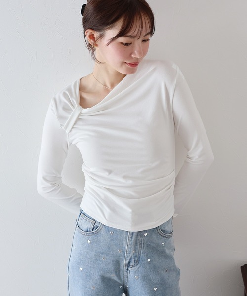 BLUEEAST(ブルーイースト)の「アシメドレープカットソー(Tシャツ/カットソー・レディース・ホワイト/ブラック/アイボリー・MEDIUM)」の2枚目の写真