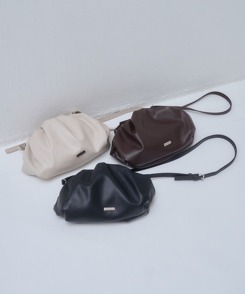 mellowneon（メロウネオン）の「2wayギャザーがま口バッグ（ショルダーバッグ・レディース・ブラウン/アイボリー/ブラック・FREE）」の17枚目の写真