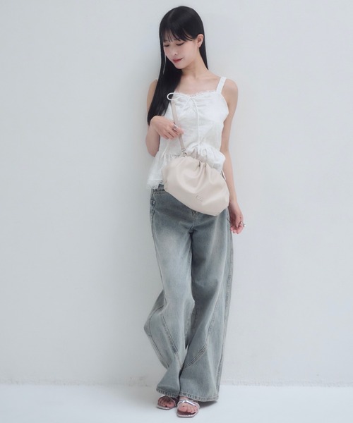 mellowneon（メロウネオン）の「2wayギャザーがま口バッグ（ショルダーバッグ・レディース・ブラウン/アイボリー/ブラック・FREE）」の8枚目の写真