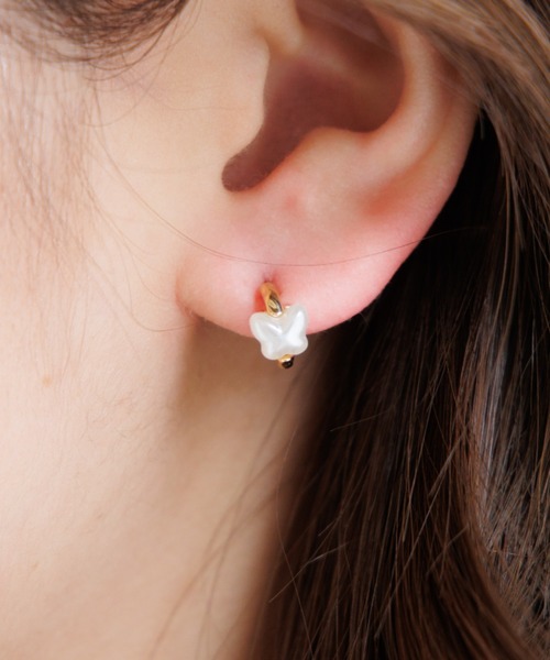 flower（フラワー）の「パールバタフライピアス（ピアス（片耳用）・レディース・シルバー/ゴールド・FREE）」の2枚目の写真