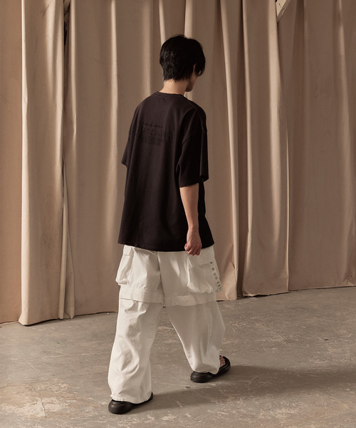LIBERE(リベーレ)の「LIBERE リベーレ / ELEGANT DISARRY T-SHIRT 立体刺繍ビッグシルエットTシャツ / 251212-251213(Tシャツ/カットソー・メンズ・ブラック/ホワイト・LARGE/MEDIUM/SMALL)」の3枚目の写真