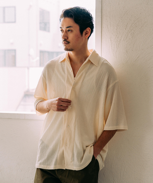 EDIFICE（エディフィス）の「ウェーブメッシュ ワイドシルエット 5分袖 オープンカラーシャツ（シャツ/ブラウス・メンズ・ホワイト/サックスブルー/ブラック/チャコールグレー・LARGE/MEDIUM/SMALL）」の18枚目の写真