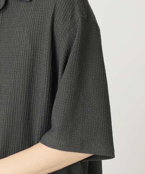 EDIFICE（エディフィス）の「ウェーブメッシュ ワイドシルエット 5分袖 オープンカラーシャツ（シャツ/ブラウス・メンズ・ホワイト/サックスブルー/ブラック/チャコールグレー・LARGE/MEDIUM/SMALL）」の6枚目の写真