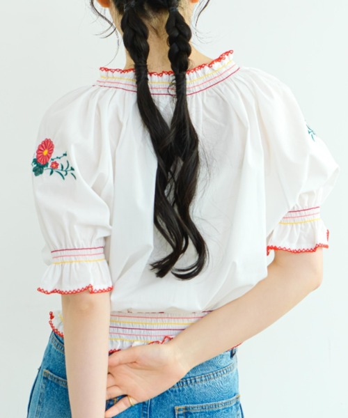 eLur（エラー）の「フラワー刺繍ブラウス（シャツ/ブラウス・レディース・レッド/ブルー・FREE）」の5枚目の写真