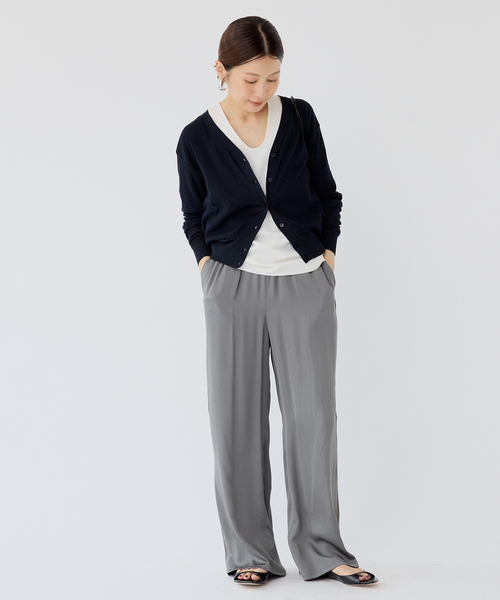 IENA(イエナ)の「80/2 Mer-Cotton セーターマシーン Vネックカーディガン(カーディガン/ボレロ・レディース・グリーン/ベージュ/ネイビー・FREE)」の9枚目の写真