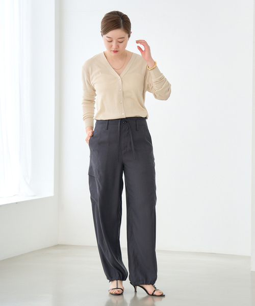 IENA(イエナ)の「80/2 Mer-Cotton セーターマシーン Vネックカーディガン(カーディガン/ボレロ・レディース・グリーン/ベージュ/ネイビー・FREE)」の20枚目の写真