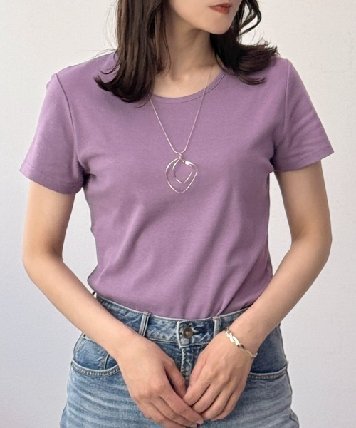 CLOTHY（クロシィ）の「【なめらかな綿100％フライス素材】BASICクルーネック半袖Tシャツ（Tシャツ/カットソー・レディース・モカ/ブラック/ホワイト/ネイビー/グレー/オフホワイト/カーキ/イエロー/ピンク/チャコールグレー/ローズ/ターコイズブルー/ラベンダー/グレイッシュベージュ/アイボリー・MEDIUM/LARGE/X-LARGE/SMALL/XX-LARGE）」の12枚目の写真