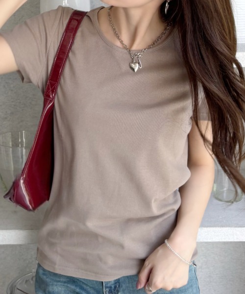 CLOTHY（クロシィ）の「【なめらかな綿100％フライス素材】BASICクルーネック半袖Tシャツ（Tシャツ/カットソー・レディース・モカ/ブラック/ホワイト/ネイビー/グレー/オフホワイト/カーキ/イエロー/ピンク/チャコールグレー/ローズ/ターコイズブルー/ラベンダー/グレイッシュベージュ/アイボリー・MEDIUM/LARGE/X-LARGE/SMALL/XX-LARGE）」の16枚目の写真