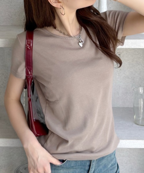 CLOTHY（クロシィ）の「【なめらかな綿100％フライス素材】BASICクルーネック半袖Tシャツ（Tシャツ/カットソー・レディース・モカ/ブラック/ホワイト/ネイビー/グレー/オフホワイト/カーキ/イエロー/ピンク/チャコールグレー/ローズ/ターコイズブルー/ラベンダー/グレイッシュベージュ/アイボリー・MEDIUM/LARGE/X-LARGE/SMALL/XX-LARGE）」の20枚目の写真