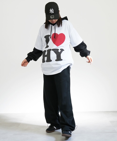 BASIS(ベイシス)の「I LOVE ロゴ Vネック ゲーム Tシャツ(Tシャツ/カットソー・レディース・ホワイト/ブラック・MEDIUM)」の11枚目の写真