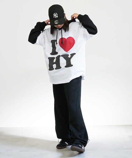 BASIS(ベイシス)の「I LOVE ロゴ Vネック ゲーム Tシャツ(Tシャツ/カットソー・レディース・ホワイト/ブラック・MEDIUM)」の12枚目の写真