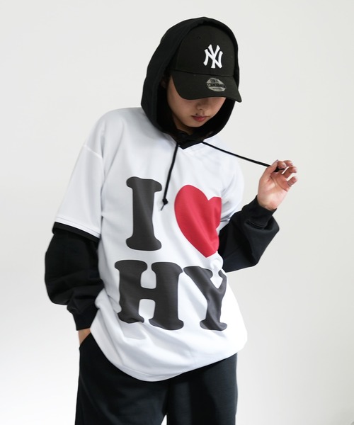 BASIS(ベイシス)の「I LOVE ロゴ Vネック ゲーム Tシャツ(Tシャツ/カットソー・レディース・ホワイト/ブラック・MEDIUM)」の14枚目の写真