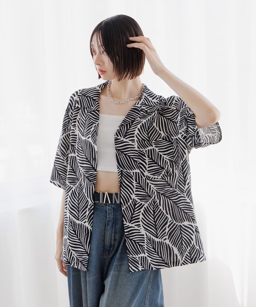 Anui(アニュイ)の「【UNISEX】リーフガラセットアップシャツ(シャツ/ブラウス・レディース・ブラック/ベージュ・FREE)」の1枚目の写真