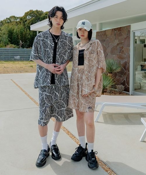 Anui(アニュイ)の「【UNISEX】リーフガラセットアップシャツ(シャツ/ブラウス・レディース・ブラック/ベージュ・FREE)」の6枚目の写真