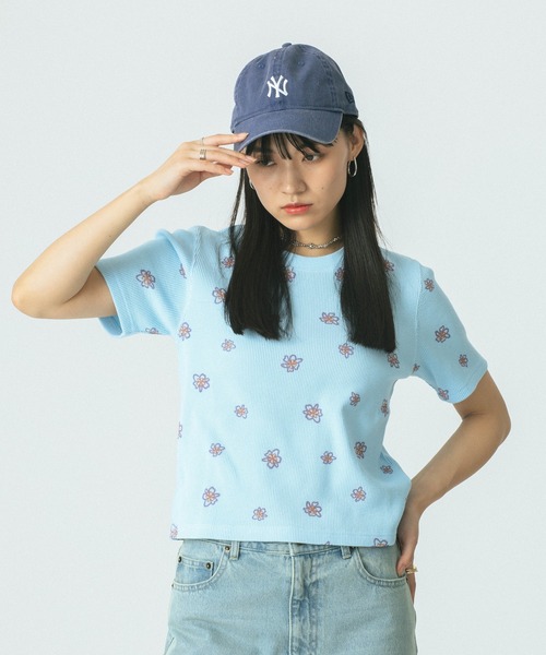 ROSE BUD(ローズバッド)の「FLOWER PRINT S/S TEE(Tシャツ/カットソー・レディース・グレー/ブルー/ホワイト・ONE SIZE)」の18枚目の写真
