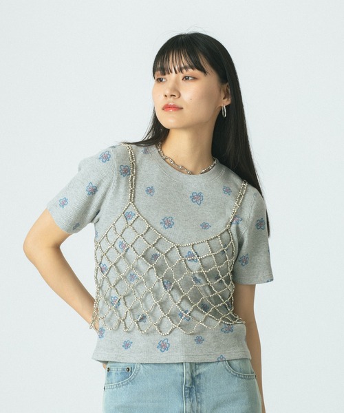 ROSE BUD(ローズバッド)の「FLOWER PRINT S/S TEE(Tシャツ/カットソー・レディース・グレー/ブルー/ホワイト・ONE SIZE)」の15枚目の写真