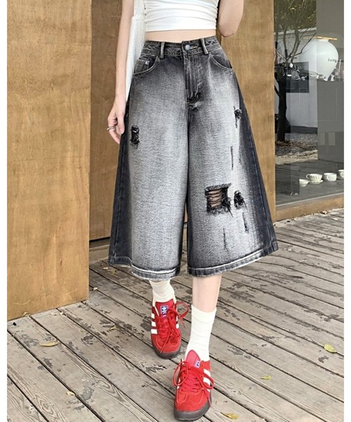 FUNdaysion(ファンデイション)の「ダメージルーズストリートハーフパンツ(デニムパンツ・レディース・ブラック・M/L)」の10枚目の写真