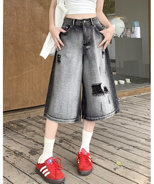 FUNdaysion(ファンデイション)の「ダメージルーズストリートハーフパンツ(デニムパンツ・レディース・ブラック・M/L)」の9枚目の写真