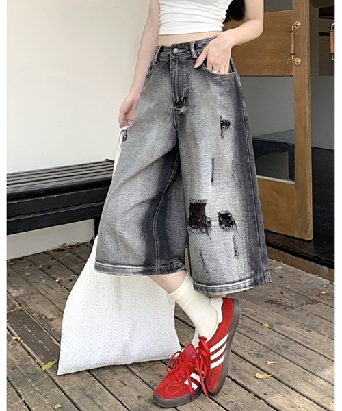 FUNdaysion(ファンデイション)の「ダメージルーズストリートハーフパンツ(デニムパンツ・レディース・ブラック・M/L)」の8枚目の写真